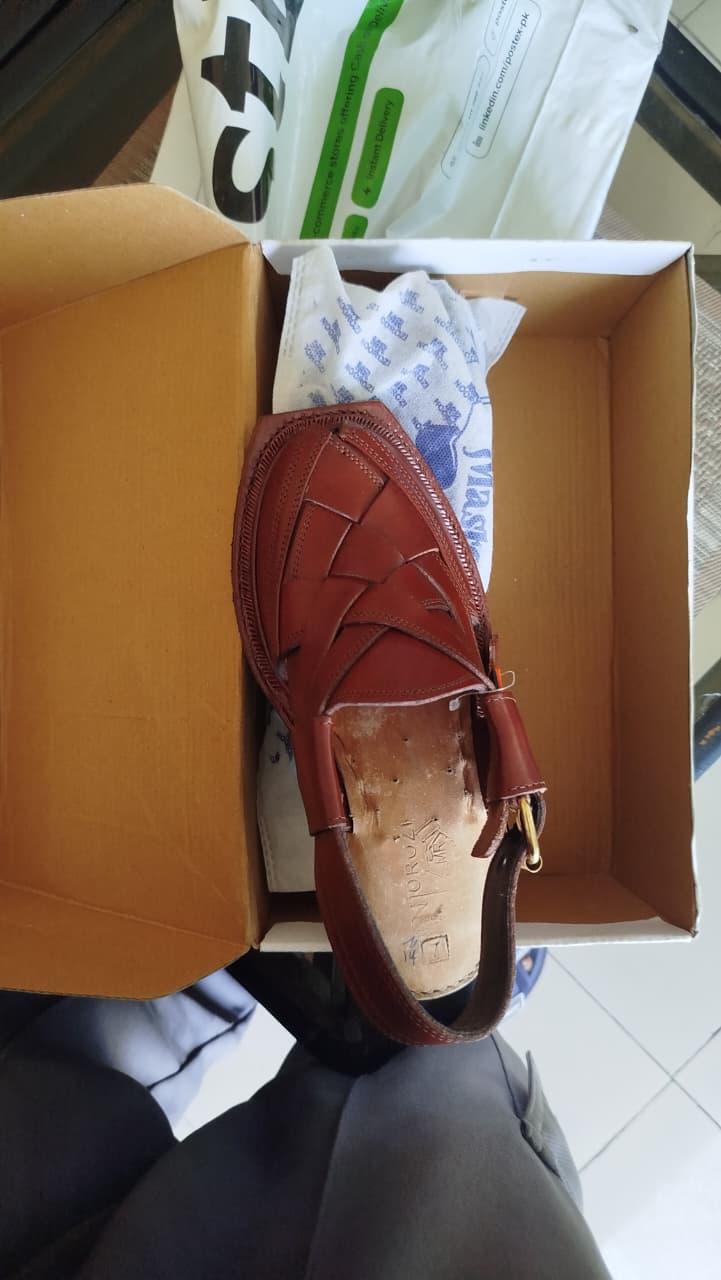 NAROZI CHAPPAL MUSTERED COLOUR